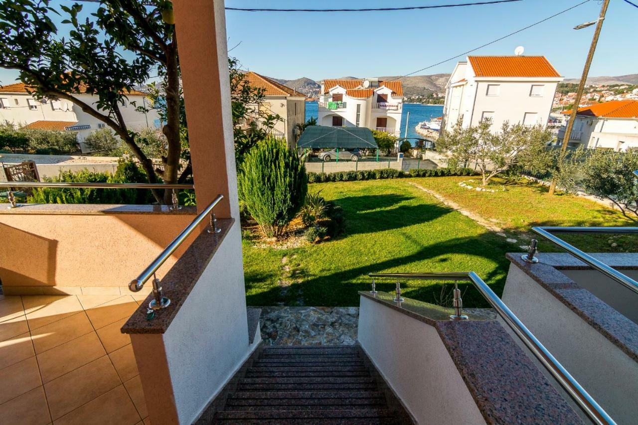 Apartment Dominik Трогир Екстериор снимка